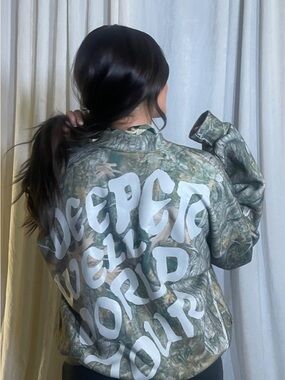 Kacey Musgraves Deeper Well Tour Camouflage Fleece Crewneck Sweatshirt XL
